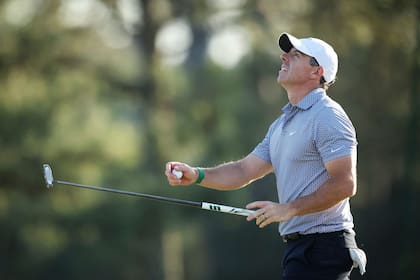 Rory McIlroy llevaba una ventaja récord de 6 golpes al cabo de la segunda vuelta, pero est sábado se le esfumó; definirá Augusta contra el otro puantero, Cameron Young, y otros aspirantes.