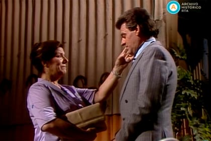 Chela Ruíz y Juan Carlos Dual, dos de los actores convocados por María Herminia Avellaneda
