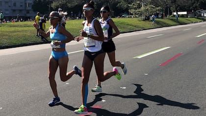 Rosa Godoy y María Peralta en el comienzo de la maratón en Río 2016