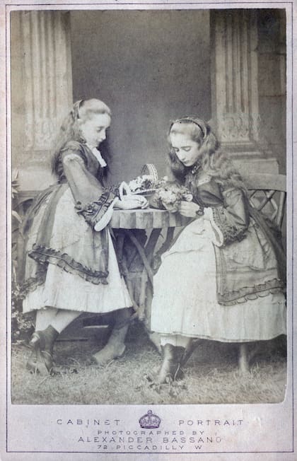 Rosa y Victoria Aguirre en Londres