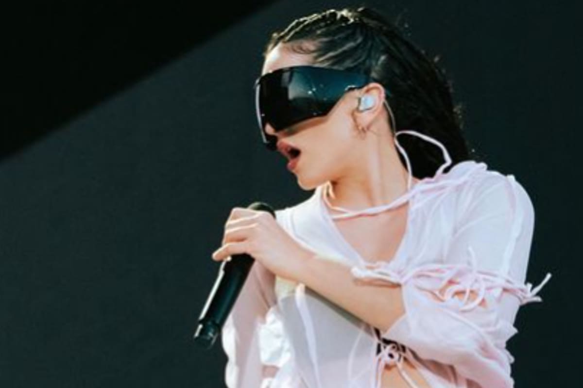 Rosalía se sintió incómoda con su atuendo del festival Coachella, algo que pasó inadvertido para la audiencia durante todo el show