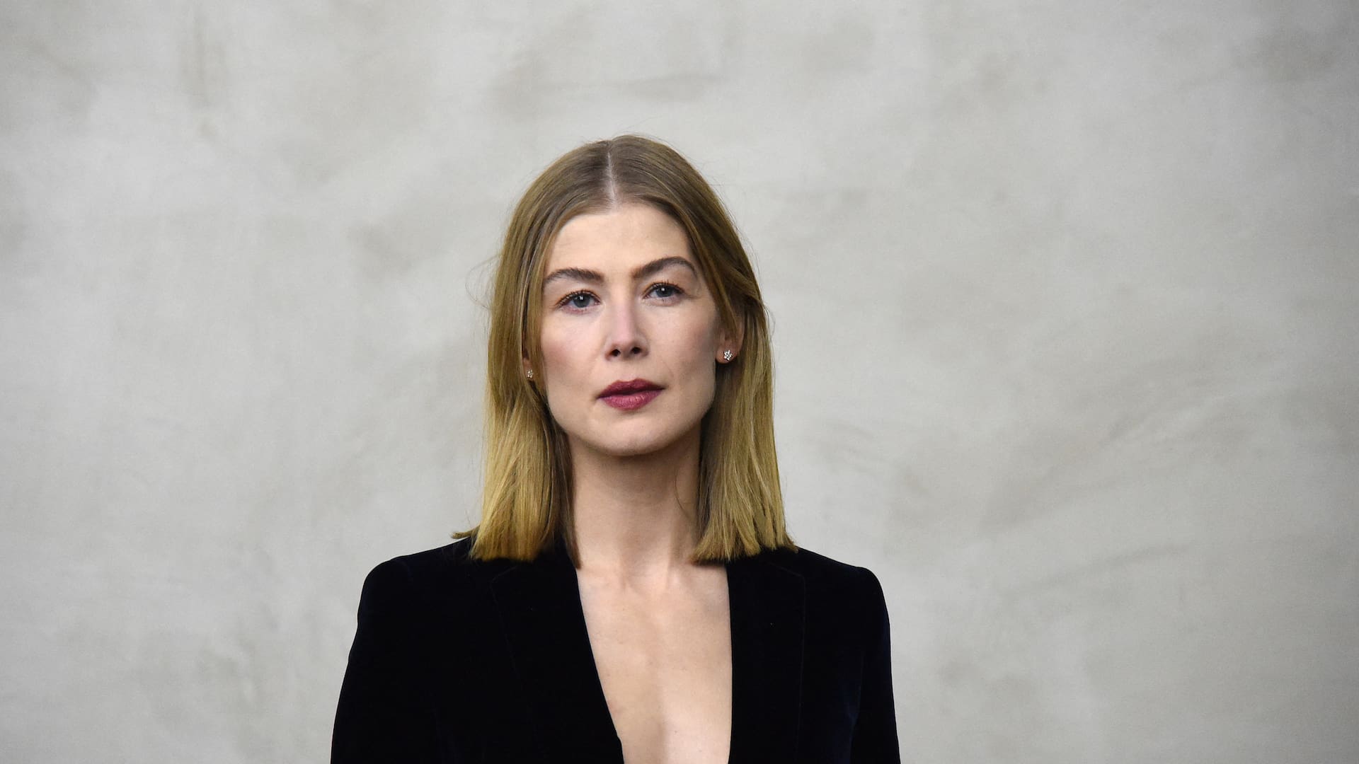 Rosamund Pike