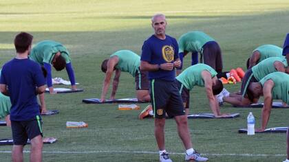 Paolo Montero, en un entrenamiento de Rosario Central, otro de los clubes que dirigió en el fútbol argentino