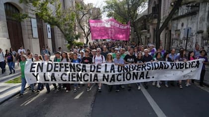 Rosario fue una de las ciudades en las que tuvo lugar una movilización en rechazo al veto de Milei vinculado al financiamiento universitario.