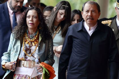 Rosario Murillo y su esposo Daniel Ortega, en la cumbre de Petrocaribe, en 2013 en Caracas