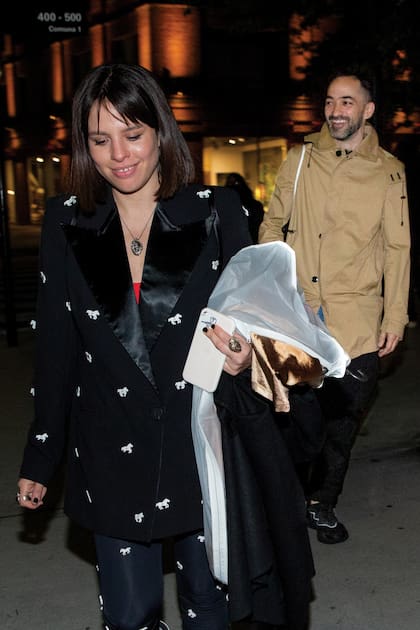Rosario Ortega llegó con su novio, el músico Mariano Otero, ex marido de Florencia Peña.