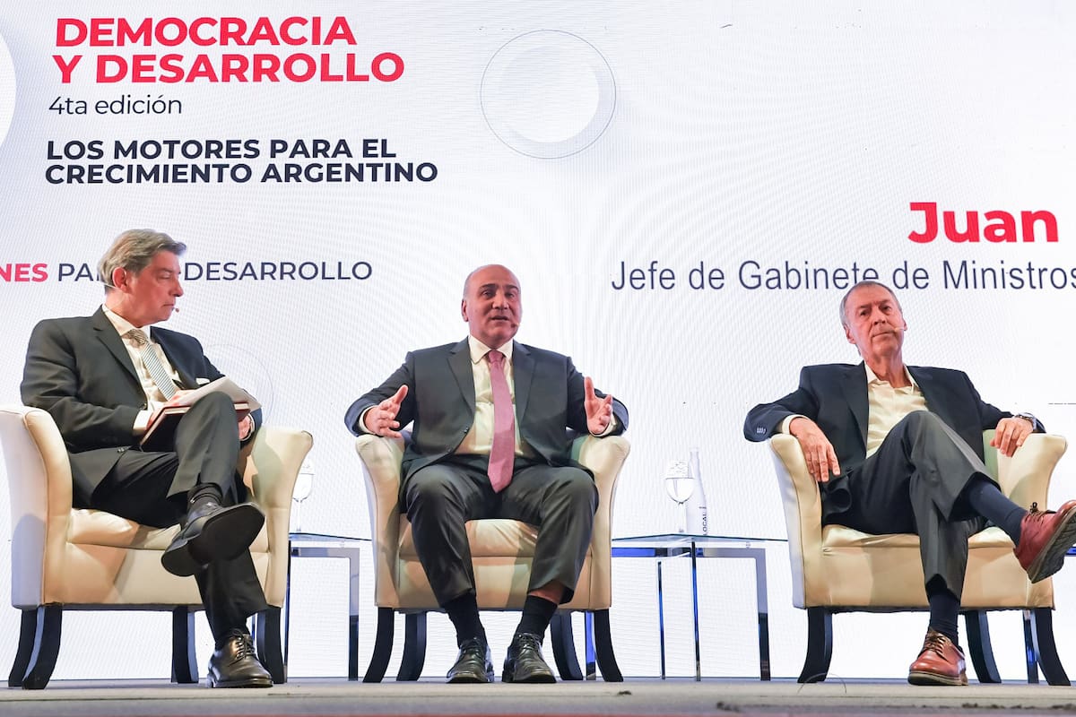 Rosatti, Manzur y Schiaretti, este martes, en un ciclo de charlas organizado por el Grupo Clarín