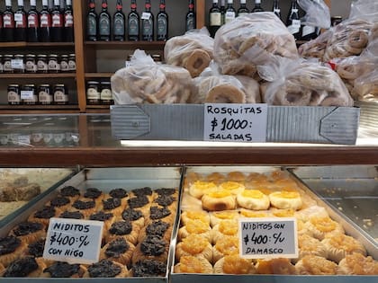 Roscas saladas; Niditos con higo o con damasco, algunas de las especialidades que ofrece la Confitería Damasco.