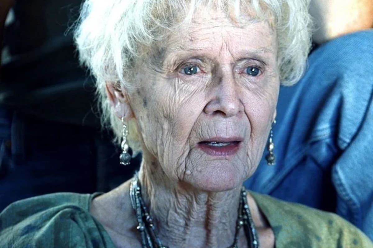 Rose, el personaje que Kate Winslet y Gloria Stuart interpretaron en Titanic, fue inspirado en la vida de una talentosa artista de la cerámica llamada Beatrice Wood. Su extraordinaria vida está marcada por la bohemia, el rechazo al lujo y un espíritu rebelde