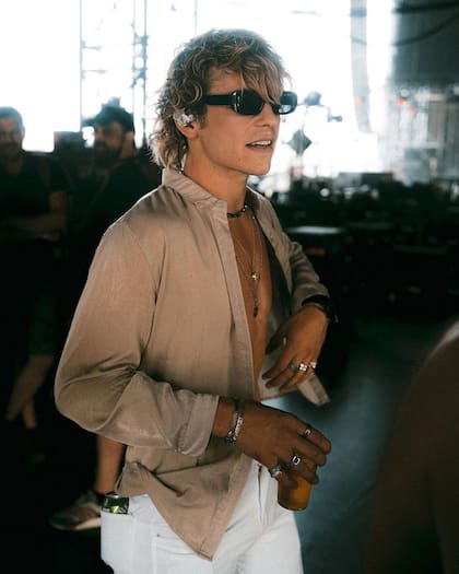 Ross Lynch interpretó el papel de Harvey Kinkle en la serie de Chilling Adventures of Sabrina en Netflix