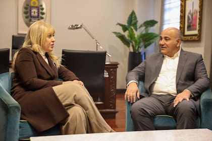 Rossana Chahla con su mentor político, Juan Manzur