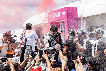 Rossi cuidó los neumáticos en una carrera exigente y cruzó la meta en el tercer puesto, resultado suficiente para asegurar la corona.