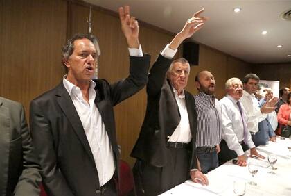 Rostros conocidos en la última reunión de la cúpula partidaria justicialista