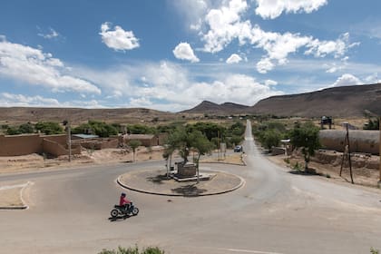 Rotonda de acceso al pueblo de Yavi