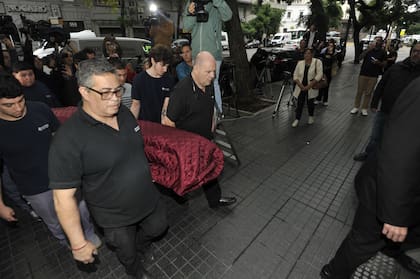 Rottemberg contó que las hijas del actor decidieron que su despedida durara "solo 12 horas" porque era un deseo de su padre