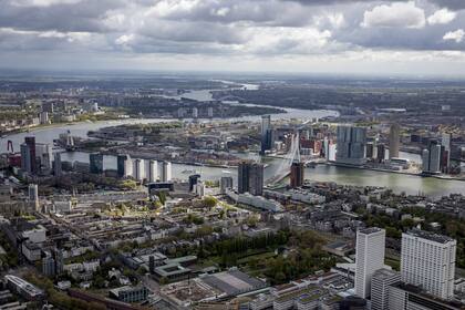 Rotterdam fue pionera en la construcción de playas de estacionamiento que se convierten en diques de emergencia