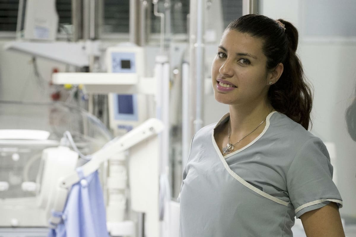 Roxana Alegre, de 31 años y enfermera, uno de los rubros más exigidos desde el comienzo de la pandemia de coronavirus