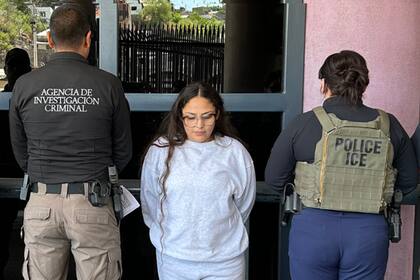 Roxana ingresó legalmente a EE.UU., pero su deportación se relaciona al delito que cometió a las pocas horas de su entrada