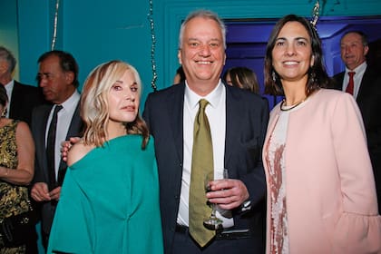 Roxana Punta Álvarez posó con Marcos y Mariana Pueyrredon.