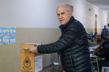 Roy Nikisch va ganando las elecciones PASO en Resistencia