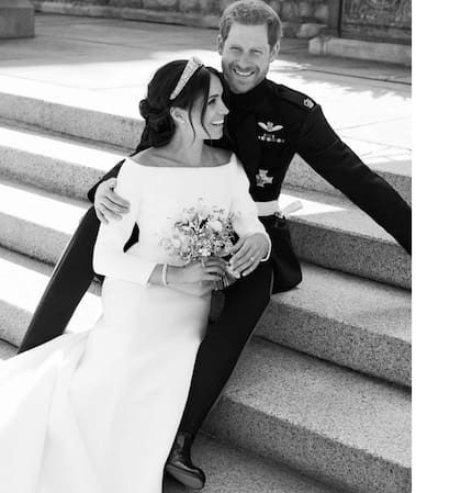 Sonrientes, Harry y Meghan posaron a solas en las afueras del castillo de Windsor