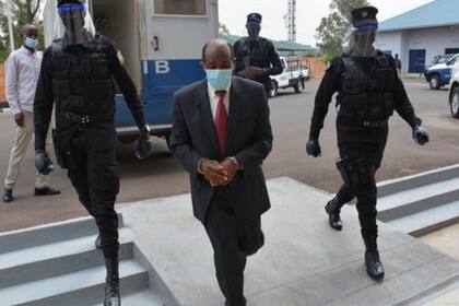 Ruanda dice que Rusesabagina fue arrestado gracias a "cooperación internacional"