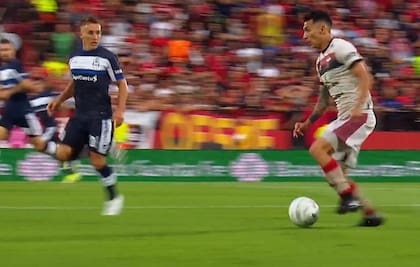 Rubén Botta, en un partido entre Colón y Gimnasia