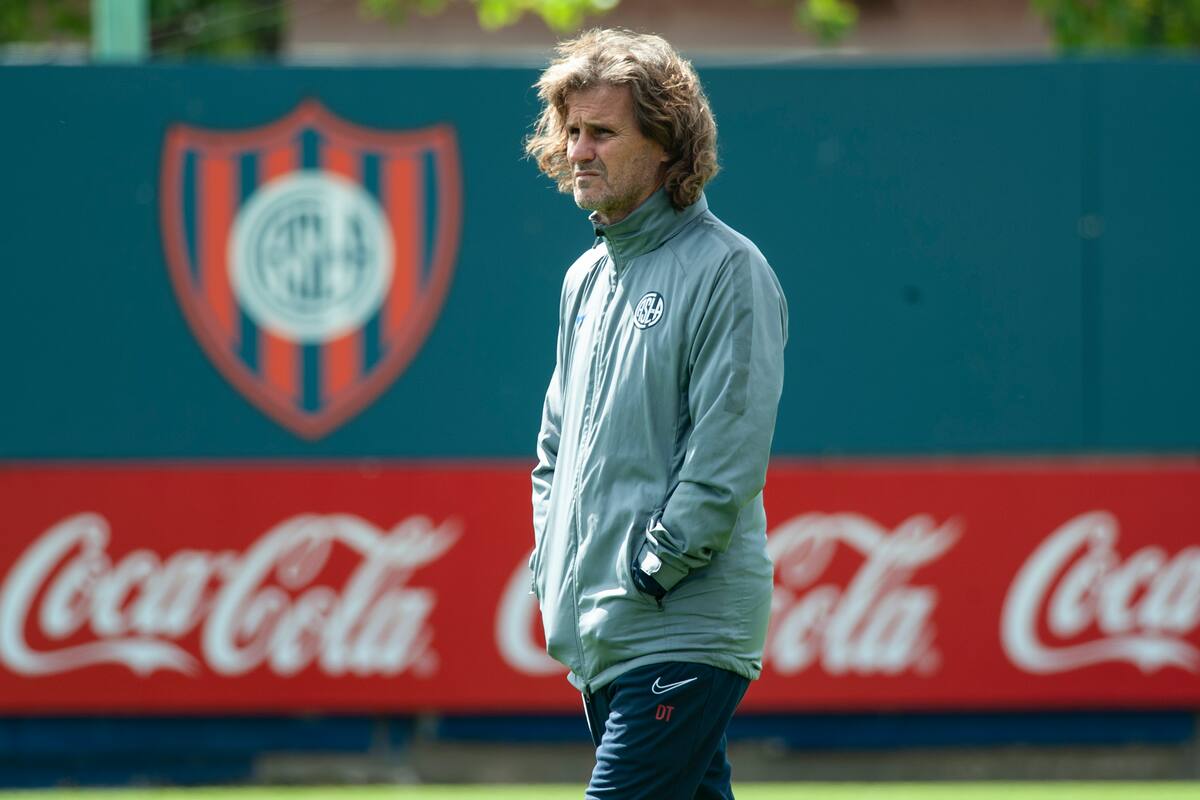 Rubén Darío Insua, al frente del entrenamiento de San Lorenzo