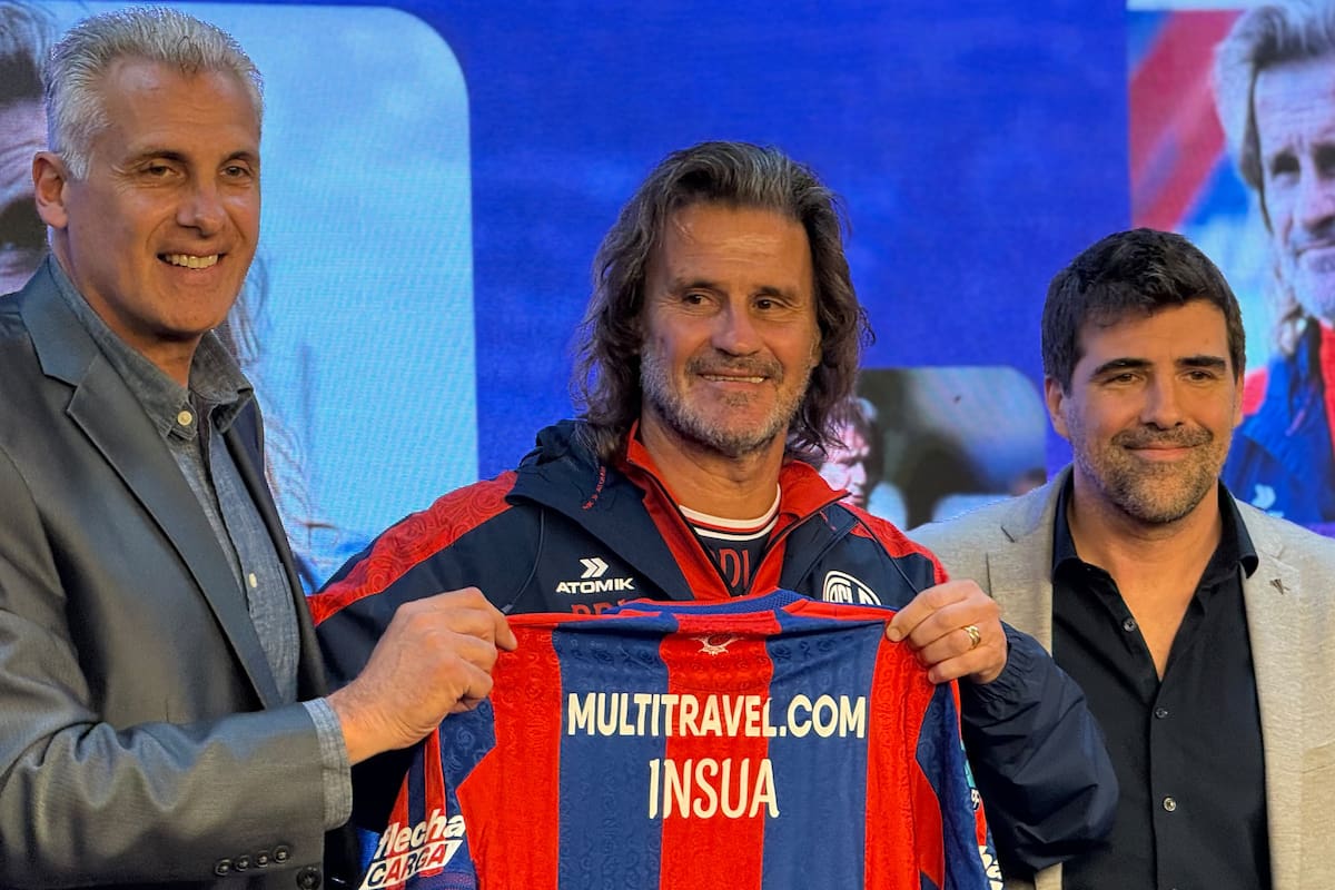 Rubén Darío Insúa presentado en San Lorenzo, junto con el presidente Marcelo Culotta y el vicepresidente Juan Manuel Campos