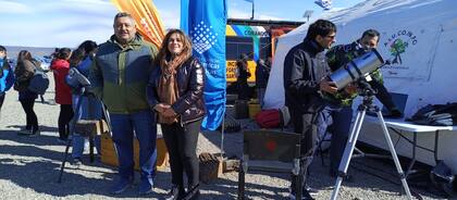 Rubén Martínez, director Provincial de Turismo y Karina Bosso, intendenta de Gobernador Gregores, en el nodo de Las Horquetas, ruta Nacional 40, Santa Cruz.