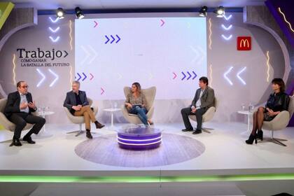 Rubén Signorini (Head of Argentina Willis Towers Watson), Luis Guastini (Director General de ManpowerGroup Argentina), Carla Quiroga (LA NACION), Francisco Okecki (Co Fundador y Director Ejecutivo de Cloudgaia) y Paula de Elía (Arquitecta)