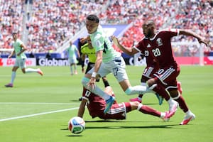 Qatar sorprendió en el descuento a Suiza y empató un partido en el que su arquero impidió una goleada