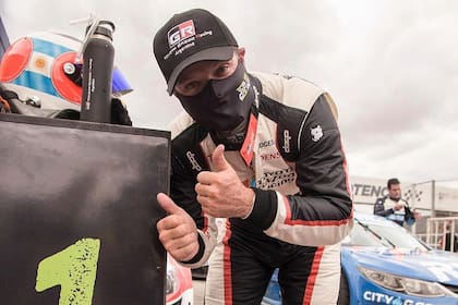 "El auto del Top Race me costó menos que el del Súper TC2000. Es más parecido a lo que estoy acostumbrado", aseguró el brasileño Rubens Barrichello, un histórico de la Fórmula 1 que busca nuevas aventuras