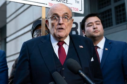 Rudy Giuliani fue el abogado personal de Donald Trump y hoy es consejero del Departamento de Seguridad Nacional (Foto AP/José Luis Magaña)
