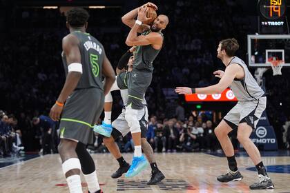 Rudy Gobert de Timberwolves cumplirá suspensión ante Bucks por acumulación de faltas flagrantes