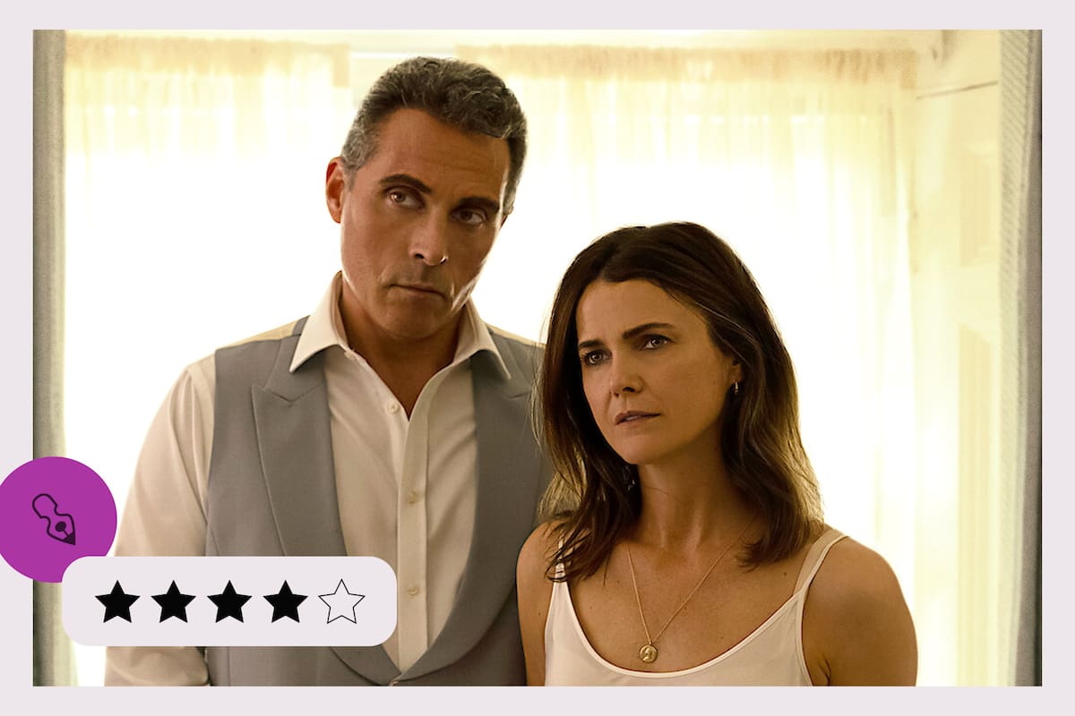 Rufus Sewell y Keri Russell en La diplomática, serie original de Netflix