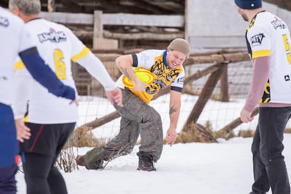 RugbyXtreme es un encuentro cordial que combina rugby, nieve y amistad; este mes tuvo una etapa en el centro invernal Llanos del Castor, cercano a Ushuaia.