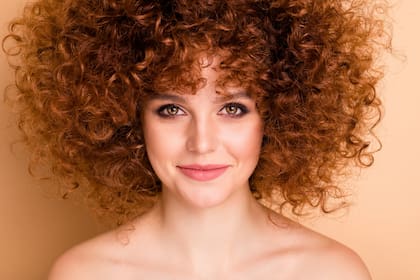 Rulos o rizos: la insólita ventaja, según un grupo de científicos