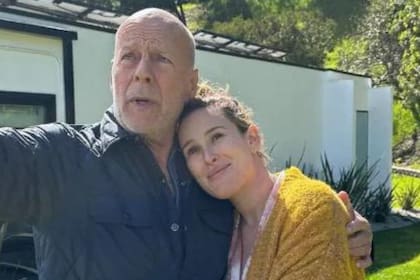 Rumer, la hija de Bruce Willis, brindó una desgarradora actualización sobre el estado de su padre: “Soy feliz de poder abrazarlo”