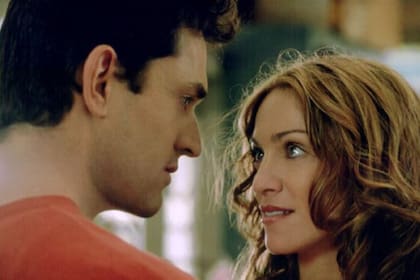 Rupert Everett y Madonna compartieron pantalla y se hicieron amigos en Una pareja casi perfecta (2000)
