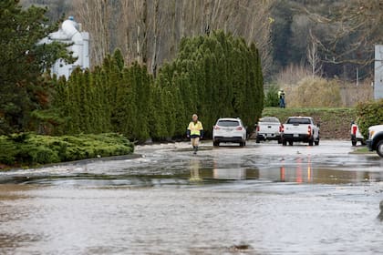 Ruptura de dique provoca evacuaciones al sur de Seattle