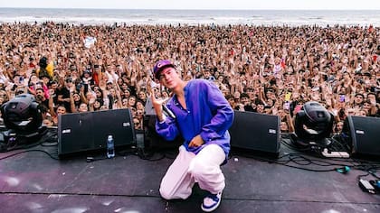 Rusherking durante su show en Pinamar