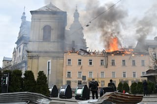 Rusia dice que derribó casi 400 drones ucranianos mientras Moscú y Kiev intensifican ataques aéreos