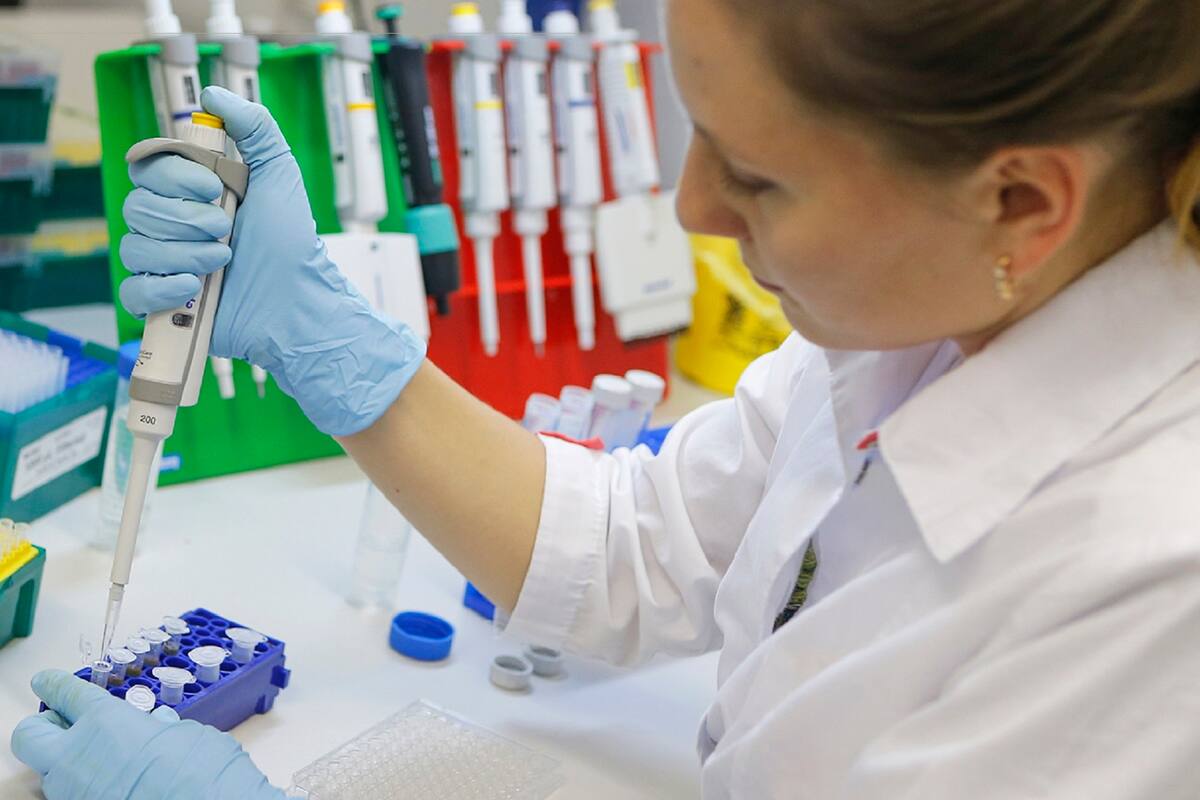 Rusia registró en agosto la Sputnik V, su primera vacuna contra el covid-19, desarrollada por el centro Gamaleya de investigación moscovita.