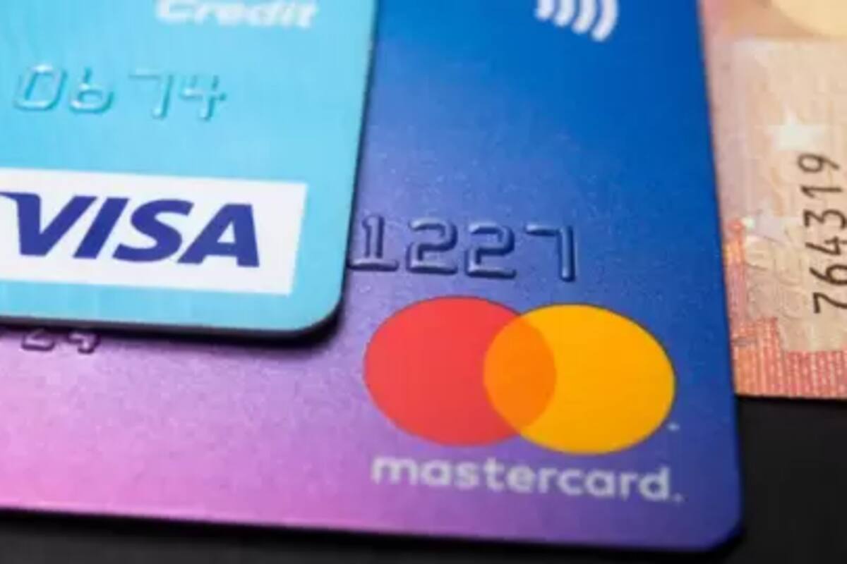 Rusia y Ucrania: Mastercard y Visa suspenden operaciones en Rusia.