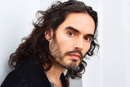 Russell Brand acusado de violación, maltrato emocional y agresión sexual