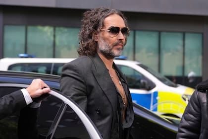 Russell Brand, en una comparecencia anterior ante el tribunal de Southwark Crown, donde está acusado de violación y agresión sexual, en Londres