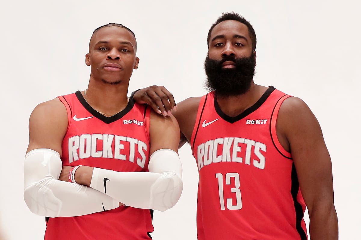 Russell Westbrook y James Harden, la pareja de Houston Rockets, que ganará más de 38 millones de dólares cada uno en esta temporada