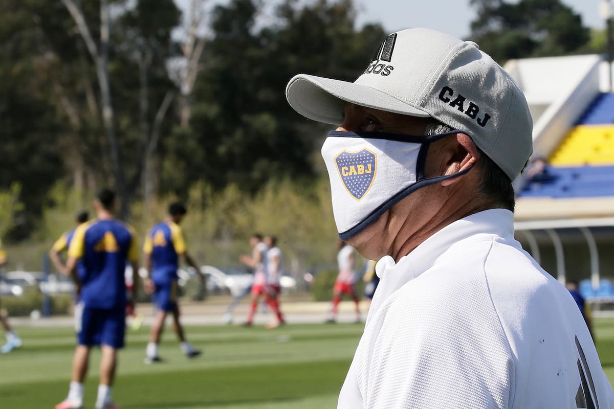 Russo pudo observar de cerca a Damián Batallini, volante de Argentinos