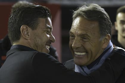 Russo y Gallardo, en el duelo entre River y Alianza Lima, por la Copa Libertadores de este año. El DT viene de experiencias en Perú y Paraguay.